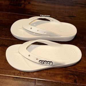 White women’s Classic Crocs Flip size 9